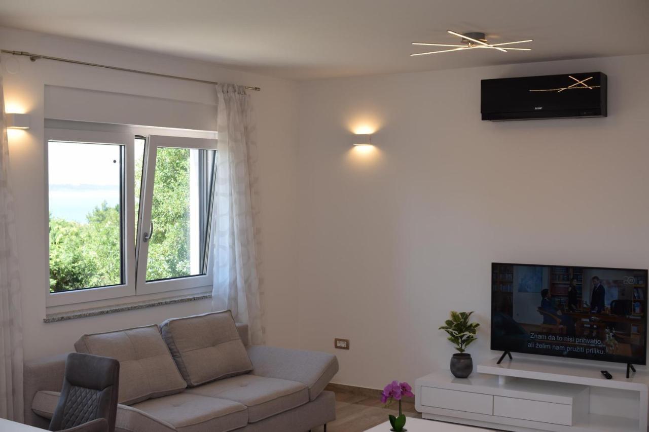 Villa Apartments Filip Starigrad Paklenica Extérieur photo