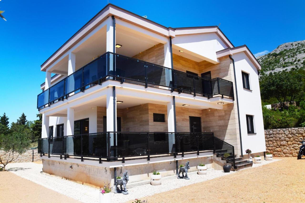 Villa Apartments Filip Starigrad Paklenica Extérieur photo