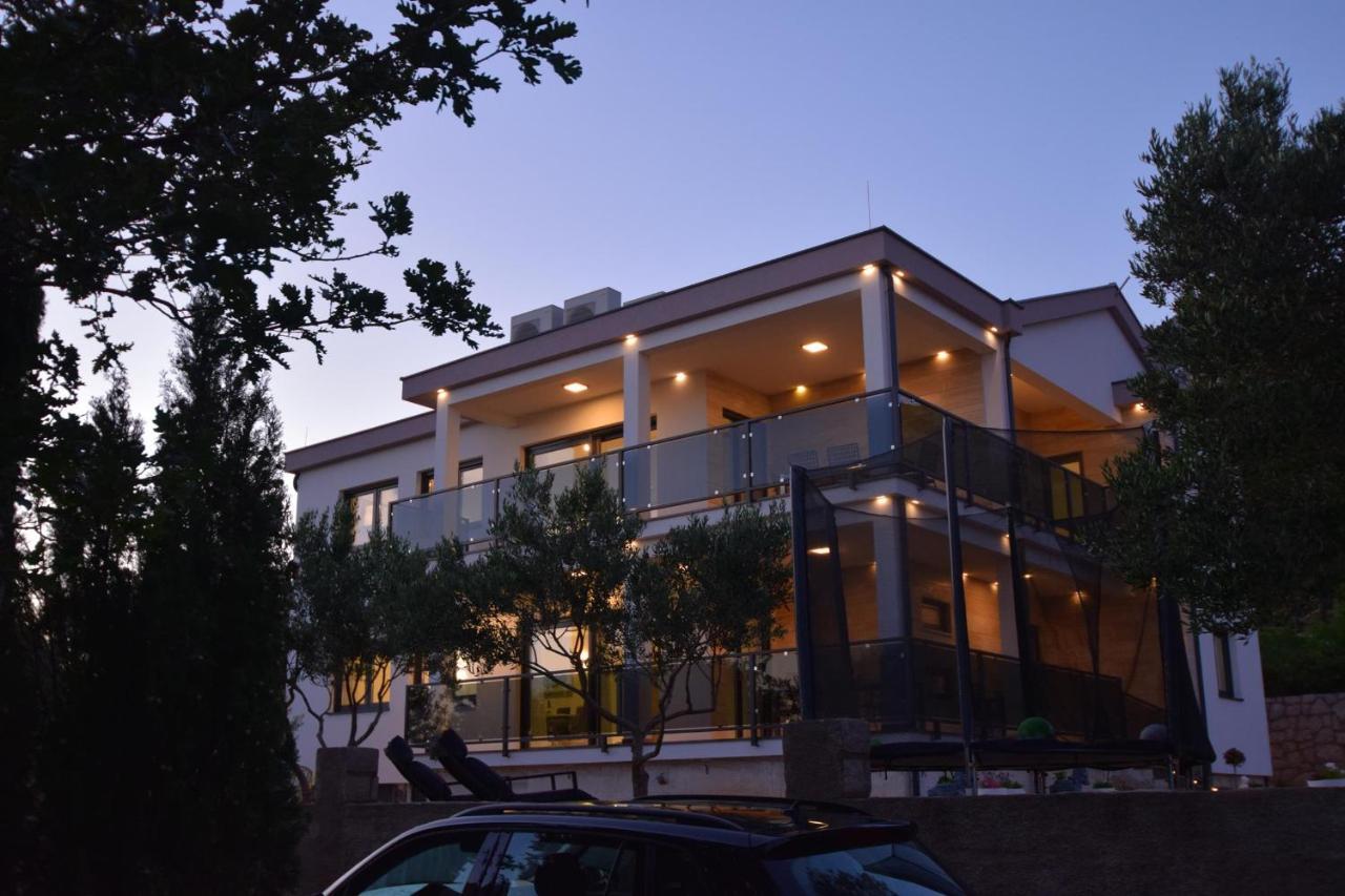 Villa Apartments Filip Starigrad Paklenica Extérieur photo