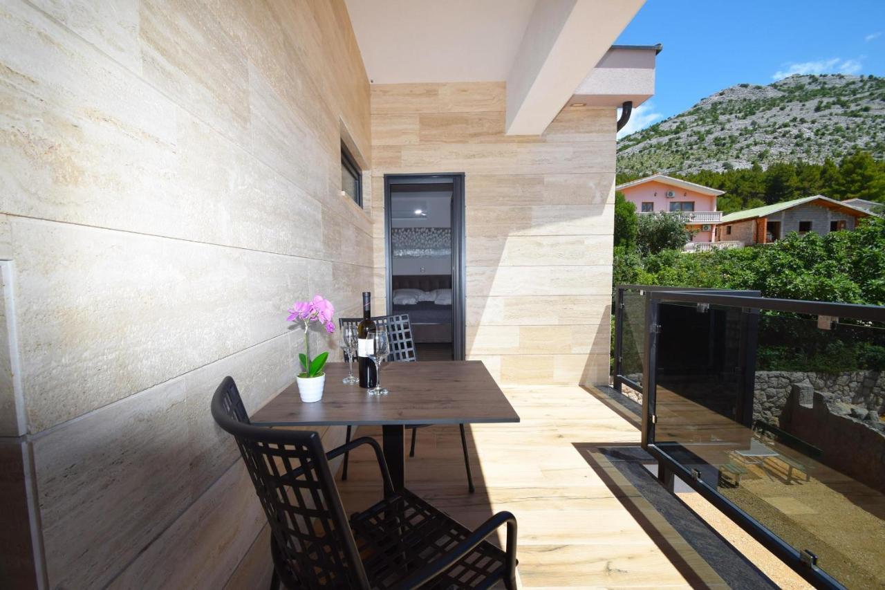 Villa Apartments Filip Starigrad Paklenica Extérieur photo