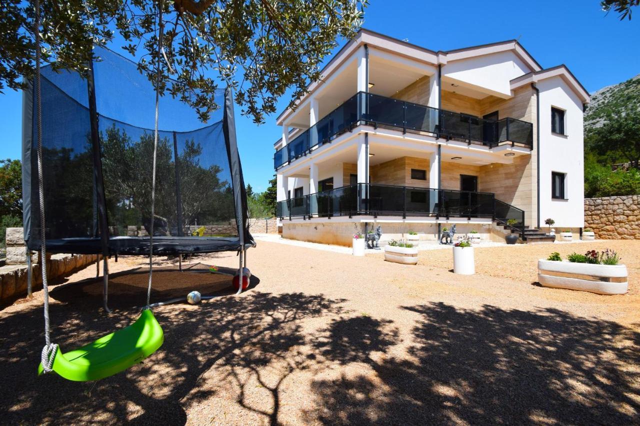 Villa Apartments Filip Starigrad Paklenica Extérieur photo