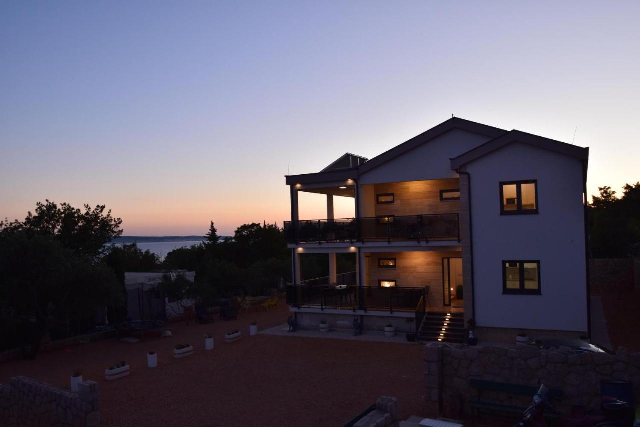 Villa Apartments Filip Starigrad Paklenica Extérieur photo